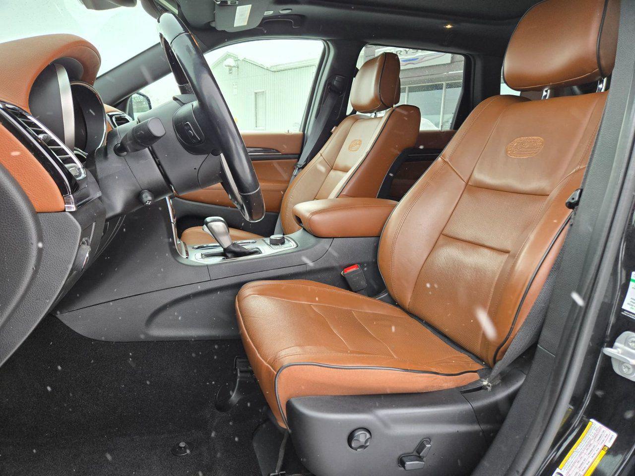 2020 Jeep Grand Cherokee Overland - Photo #12