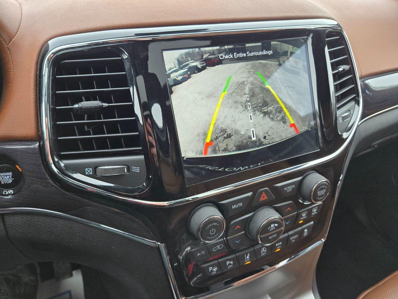 2020 Jeep Grand Cherokee Overland - Photo #17