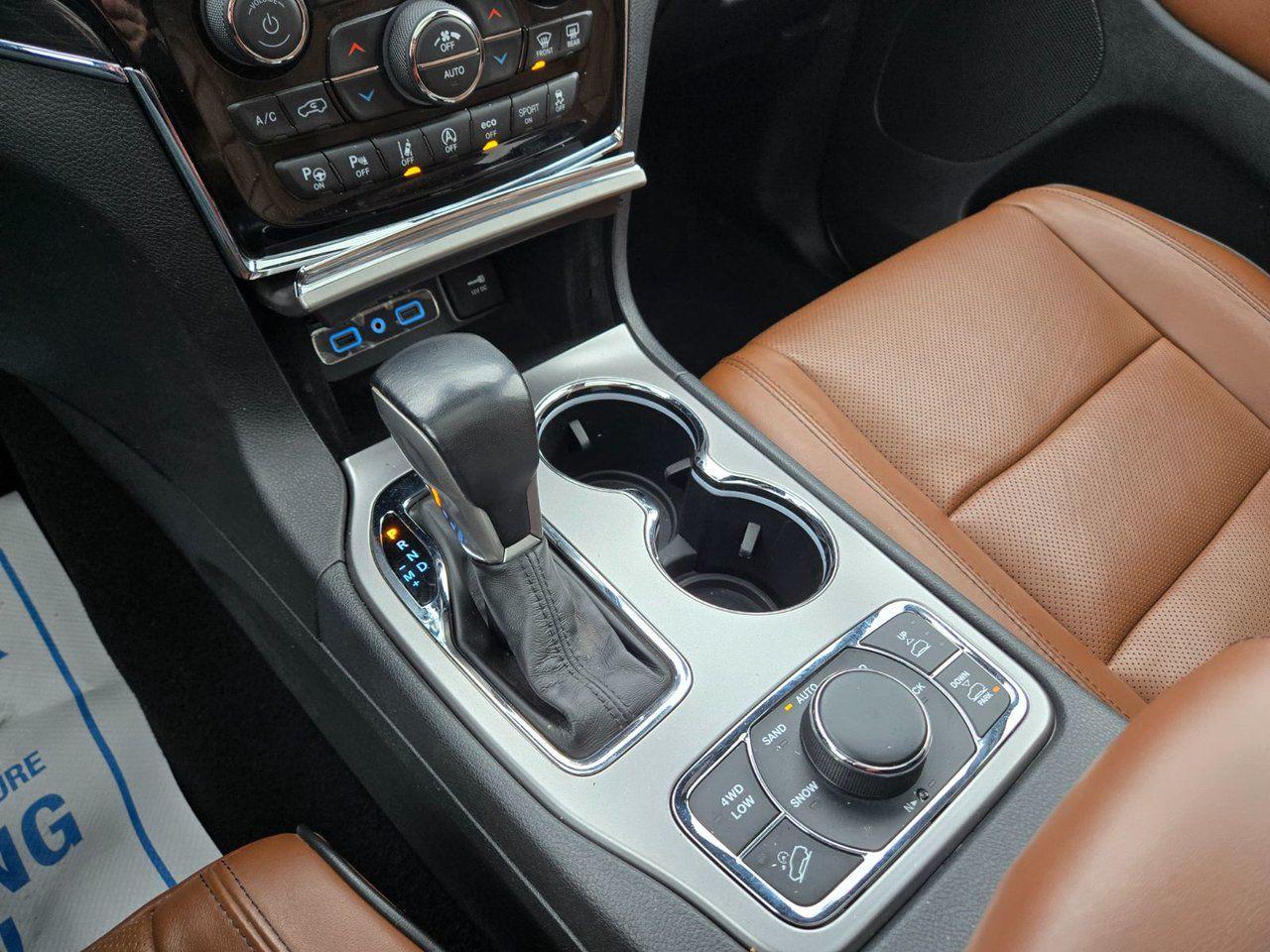 2020 Jeep Grand Cherokee Overland - Photo #18
