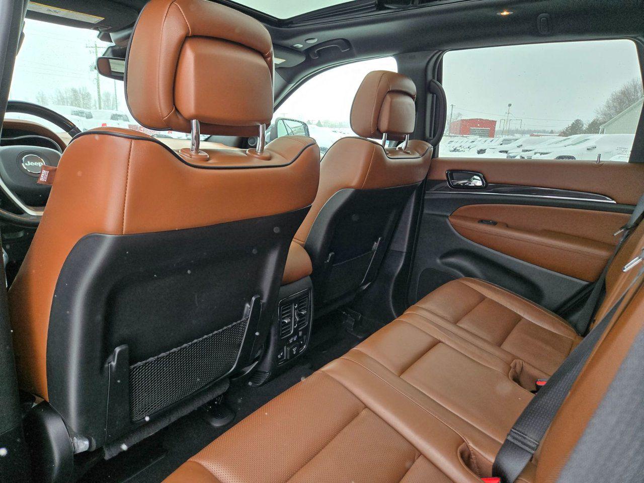 2020 Jeep Grand Cherokee Overland - Photo #25