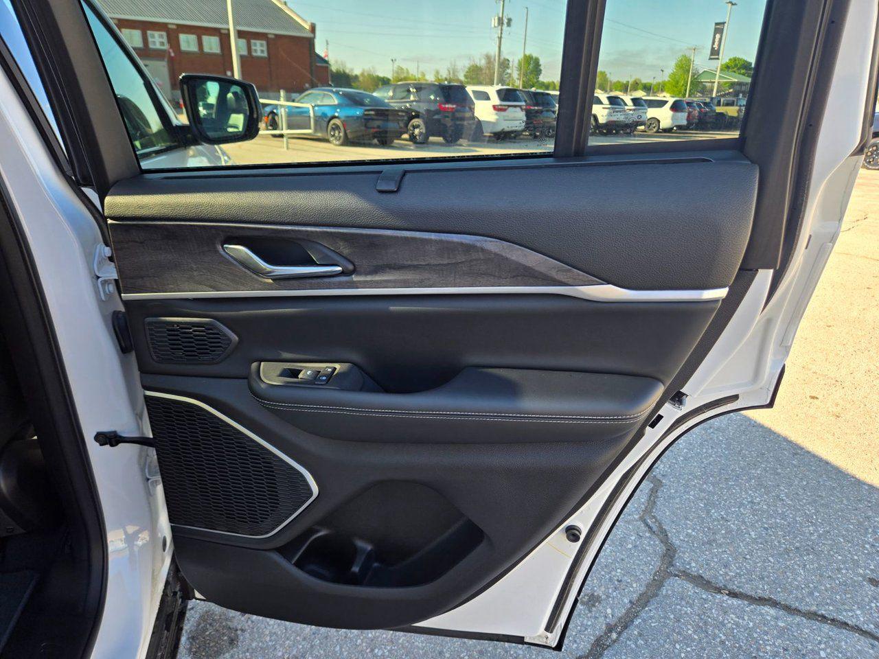 2024 Jeep Grand Cherokee Limited - Photo #30
