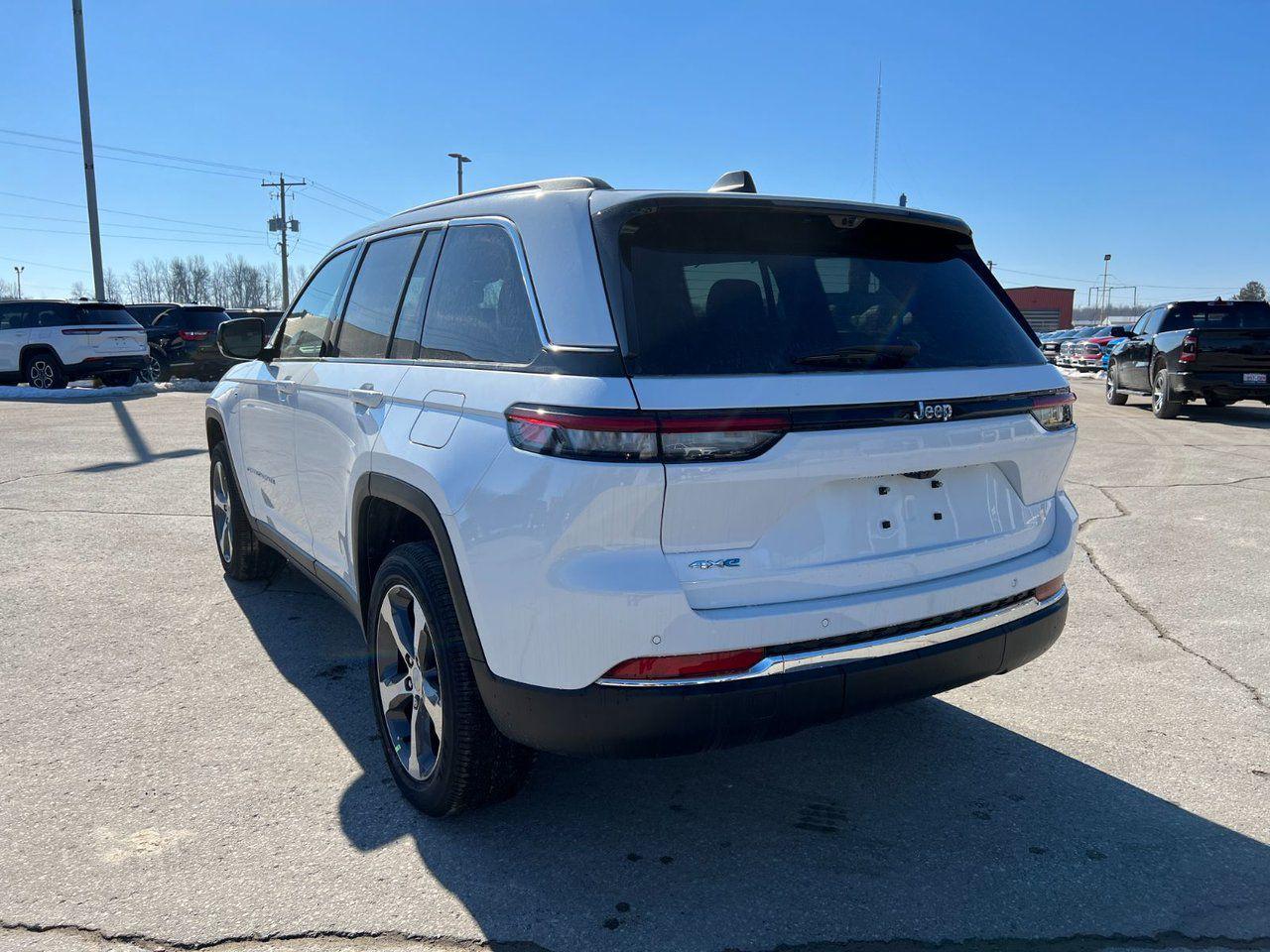 2022 Jeep Grand Cherokee 4XE BASE - Photo #3