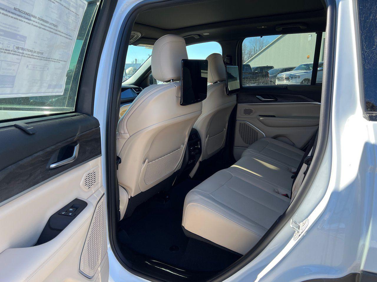 2022 Jeep Grand Cherokee 4XE BASE - Photo #13