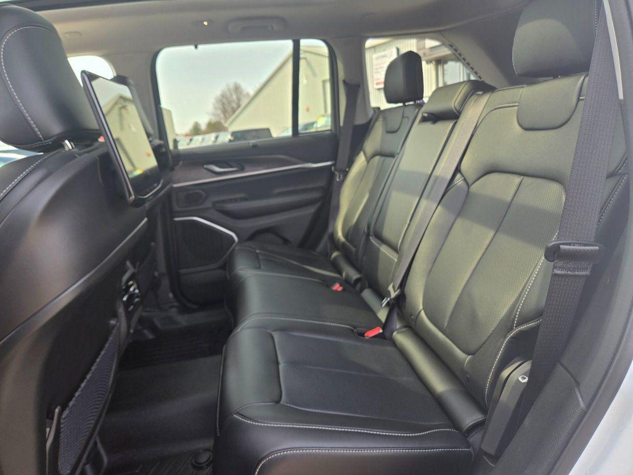 2023 Jeep Grand Cherokee 4XE BASE - Photo #24