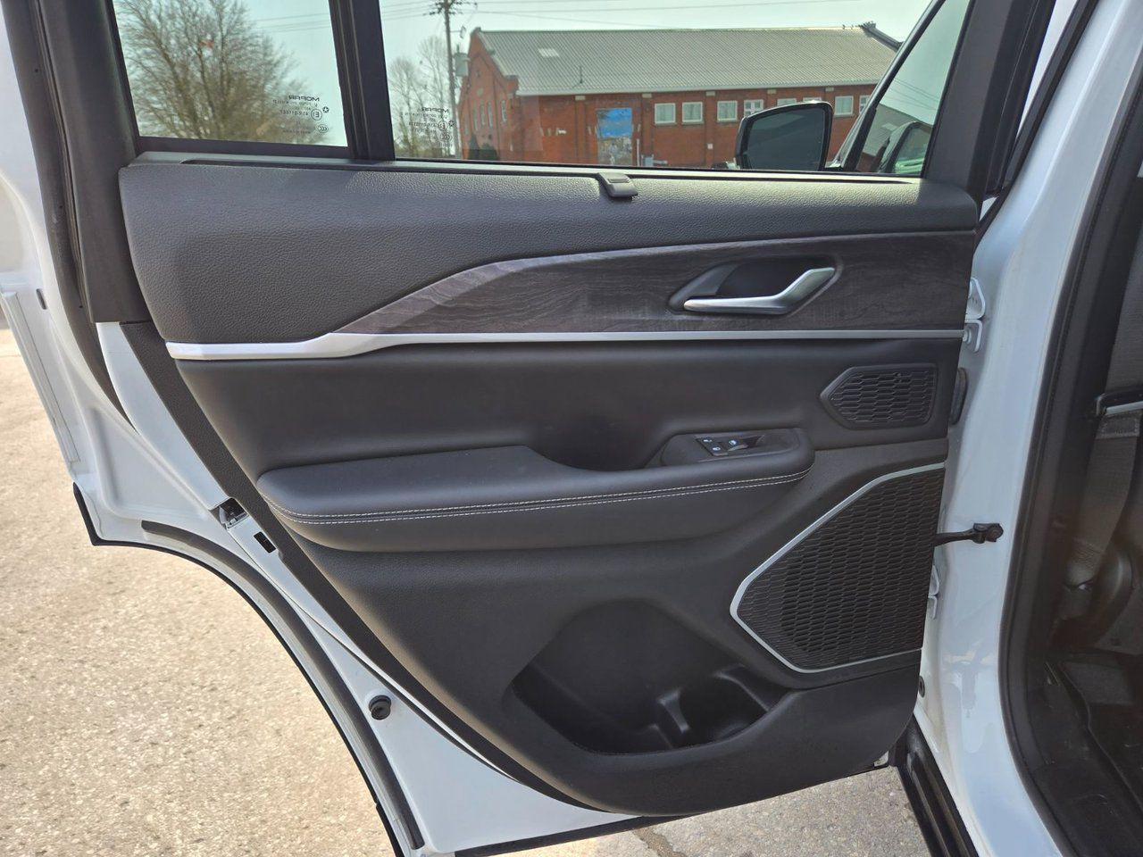 2023 Jeep Grand Cherokee 4XE BASE - Photo #30