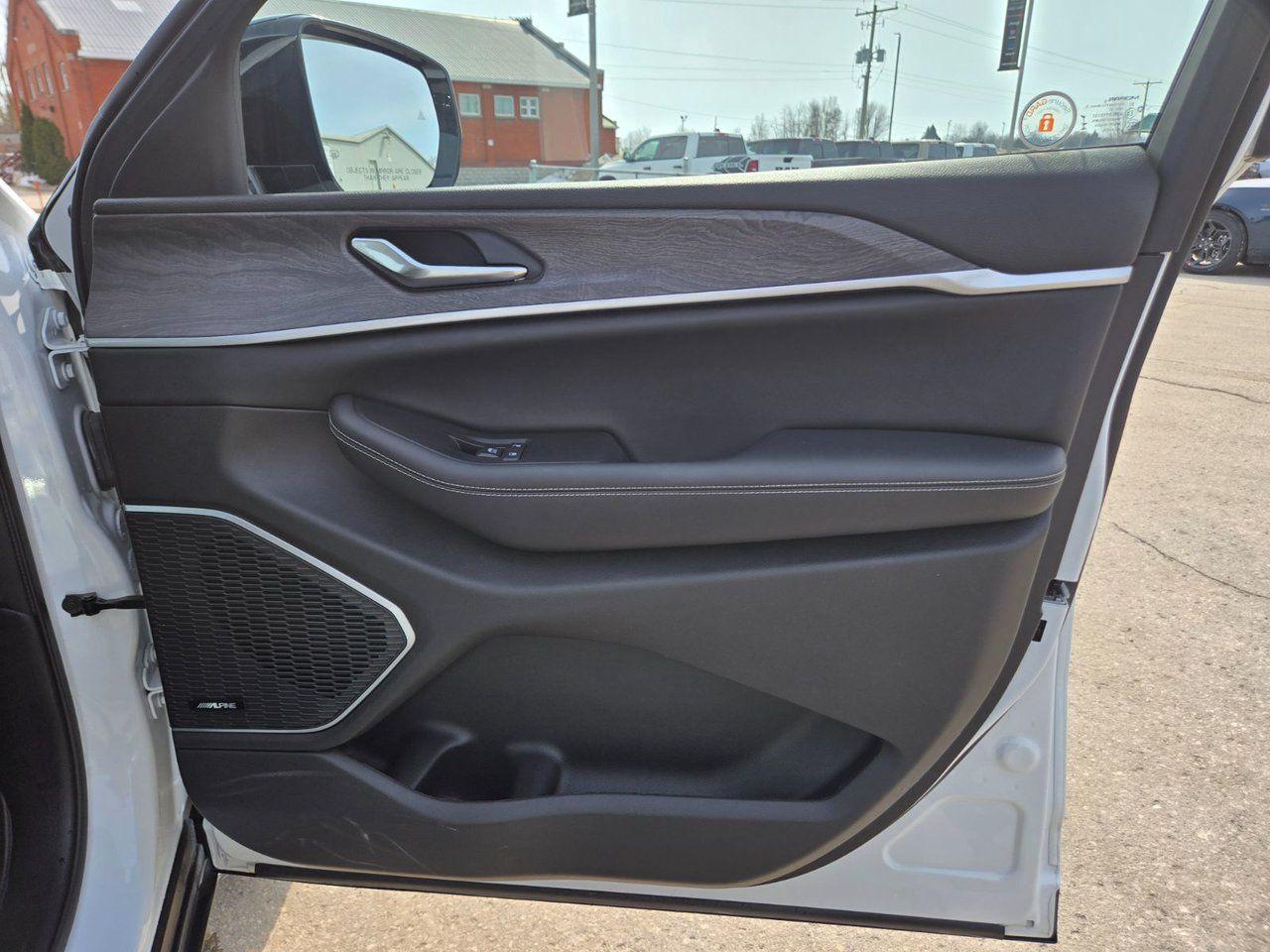 2023 Jeep Grand Cherokee 4XE BASE - Photo #32