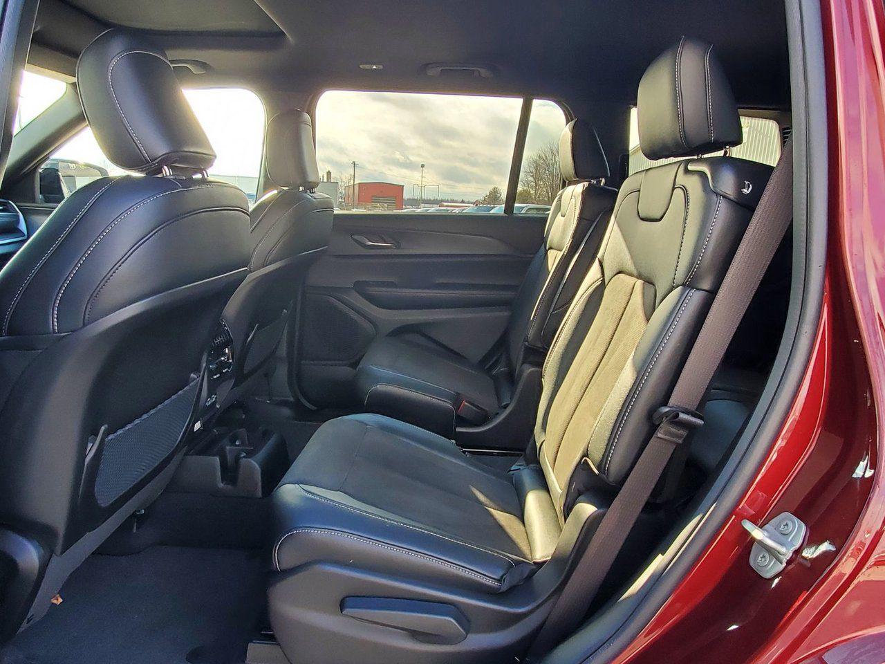 2024 Jeep Grand Cherokee L Altitude - Photo #8