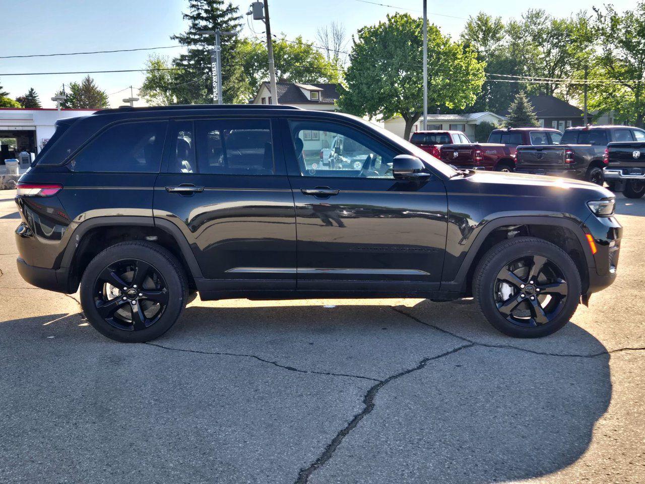 2024 Jeep Grand Cherokee Limited - Photo #4