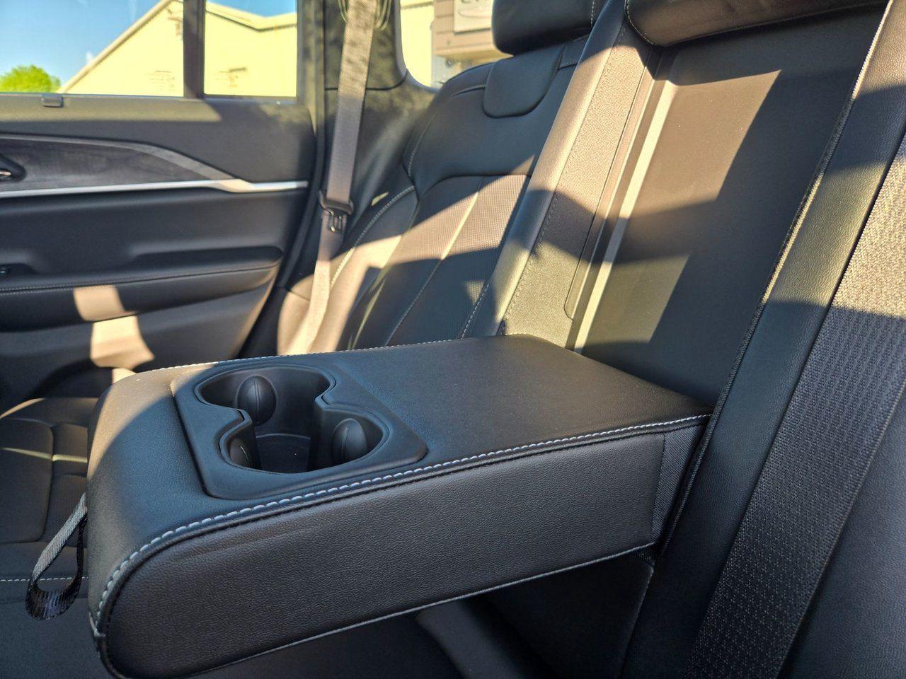 2024 Jeep Grand Cherokee Limited - Photo #25