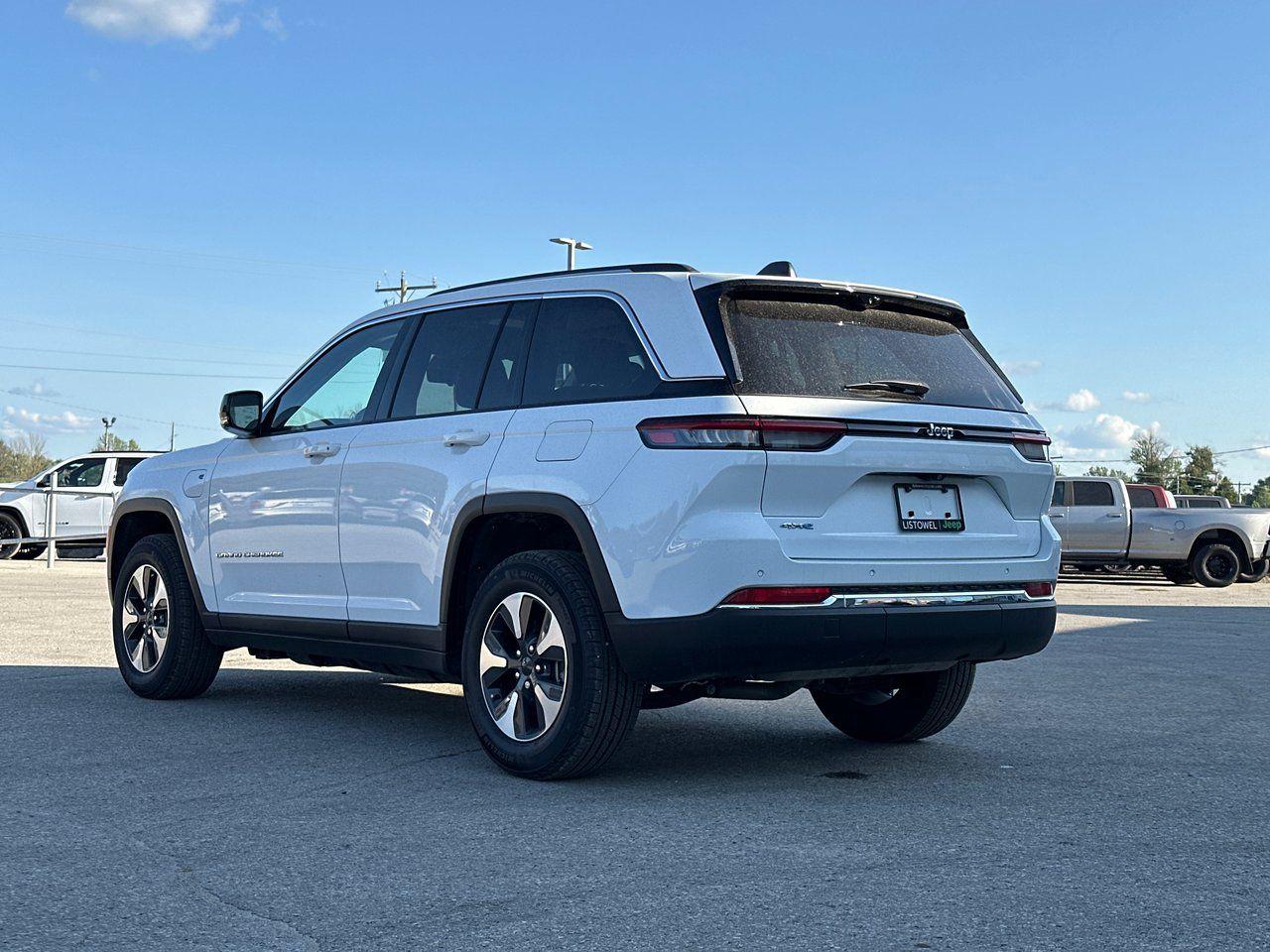 2023 Jeep Grand Cherokee 4XE BASE - Photo #5