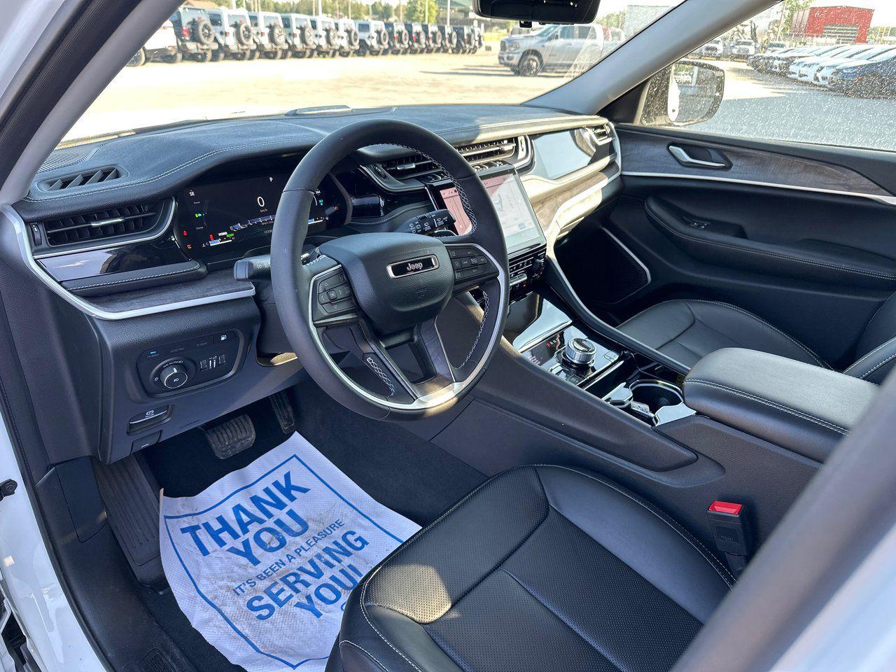 2023 Jeep Grand Cherokee 4XE BASE - Photo #10