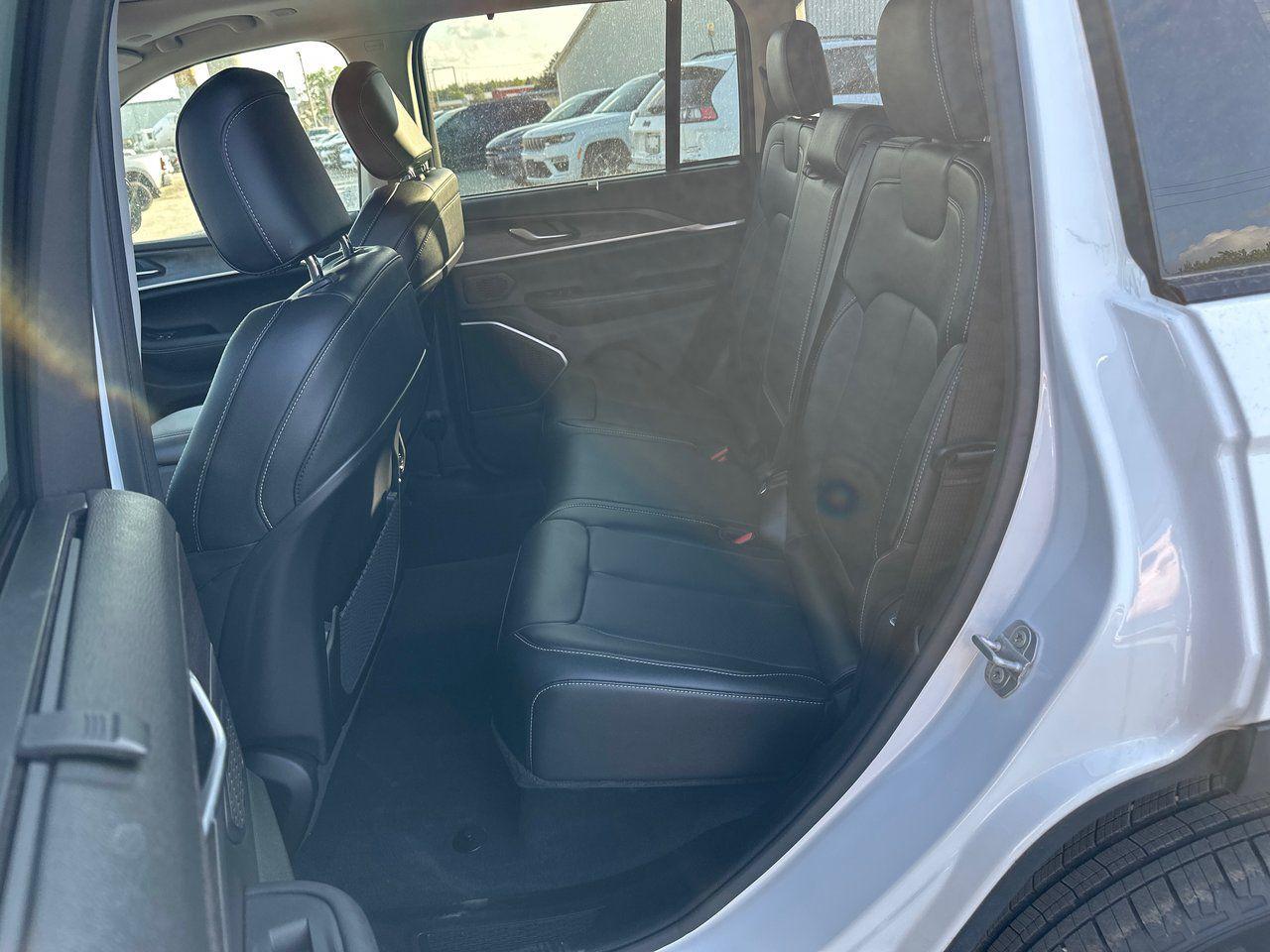 2023 Jeep Grand Cherokee 4XE BASE - Photo #13