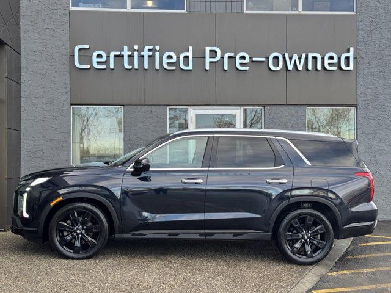 Used 2023 Hyundai PALISADE URBAN w/ LOW KMS / SUNROOF / LEATHER for sale in Calgary, AB