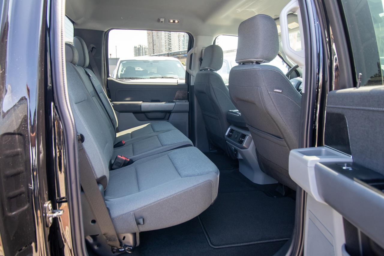 2025 Ford F-150 Lightning XLT 4WD SuperCrew 5.5' Box Photo5