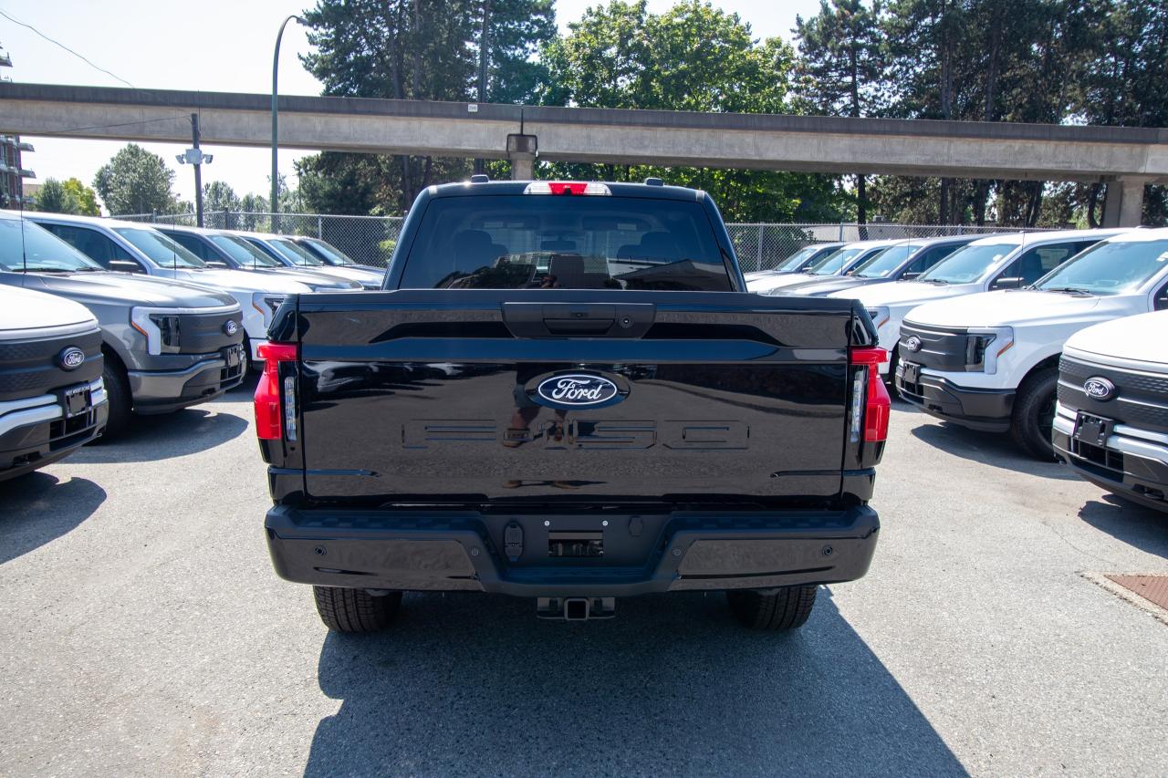 2025 Ford F-150 Lightning XLT 4WD SuperCrew 5.5' Box Photo5
