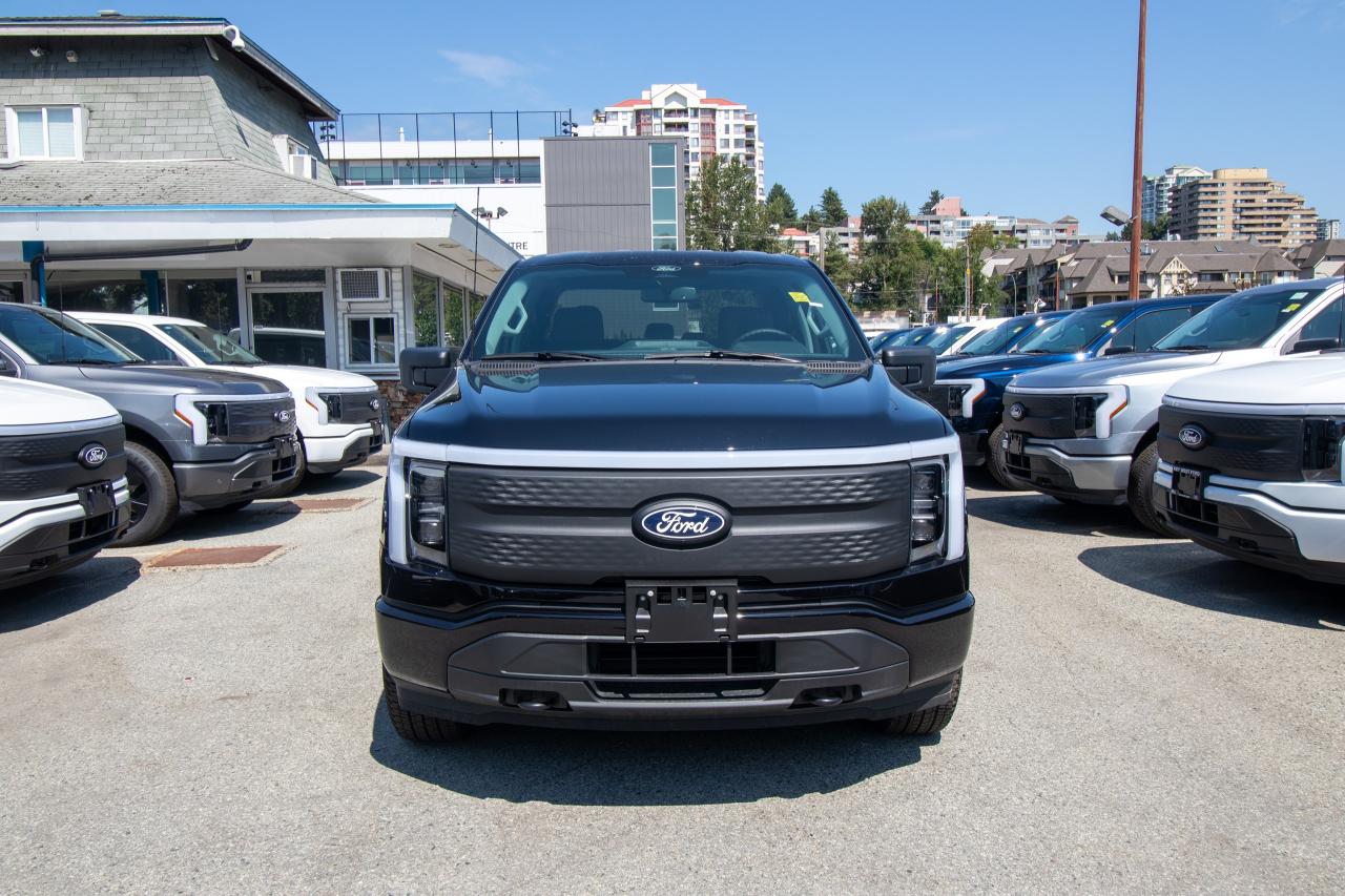 2025 Ford F-150 Lightning XLT 4WD SuperCrew 5.5' Box Photo2