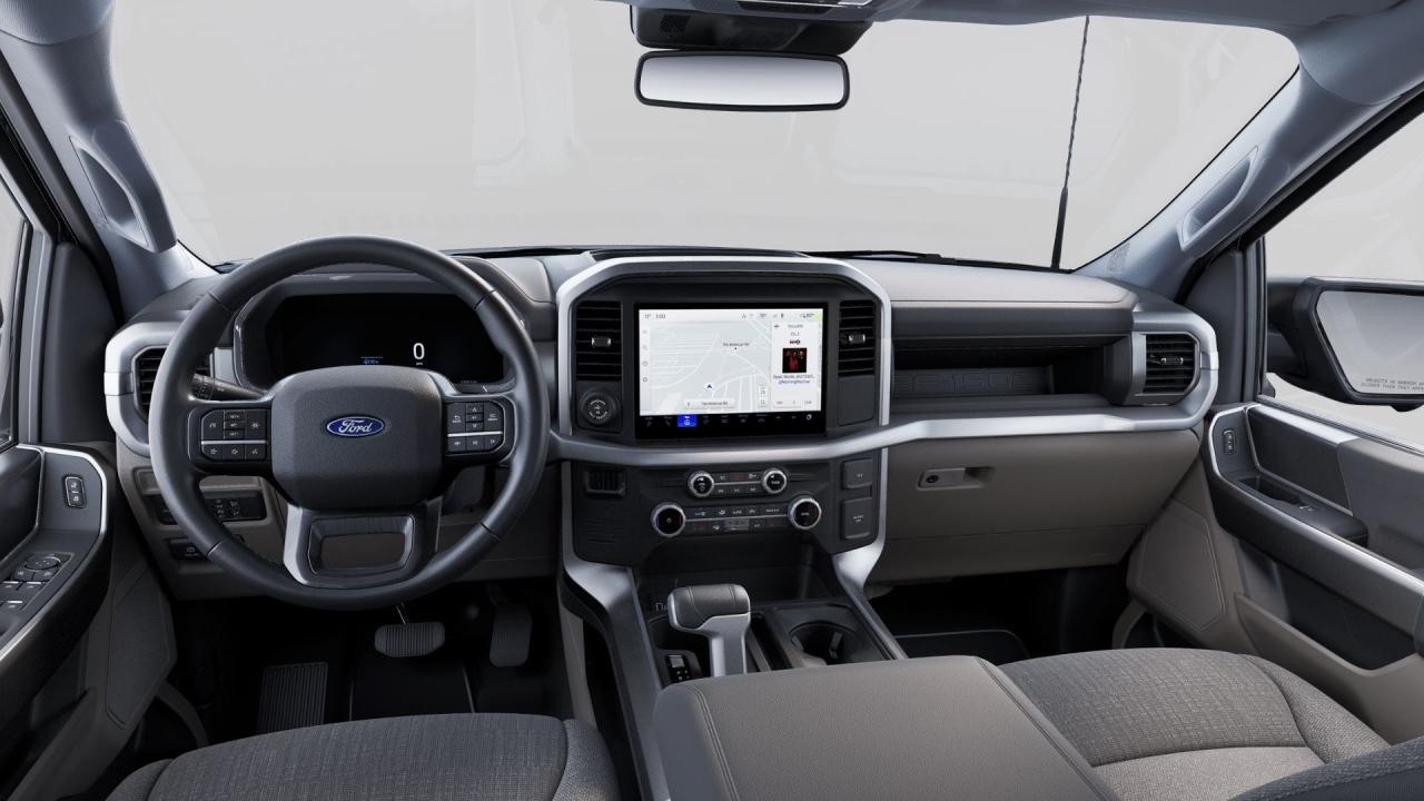 2025 Ford F-150 Lightning XLT 4WD SuperCrew 5.5' Box Photo3