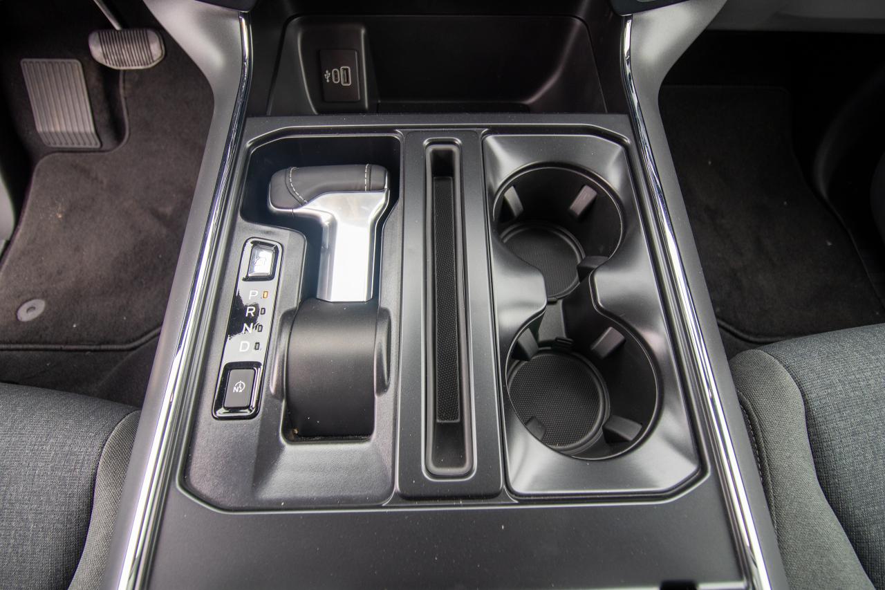2025 Ford F-150 Lightning XLT 4WD SuperCrew 5.5' Box Photo5