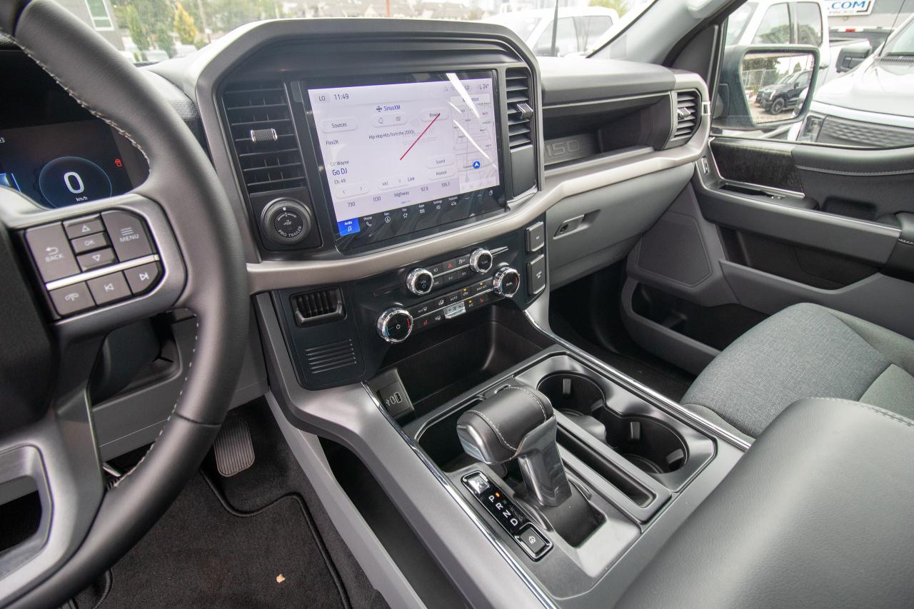 2025 Ford F-150 Lightning XLT 4WD SuperCrew 5.5' Box Photo5