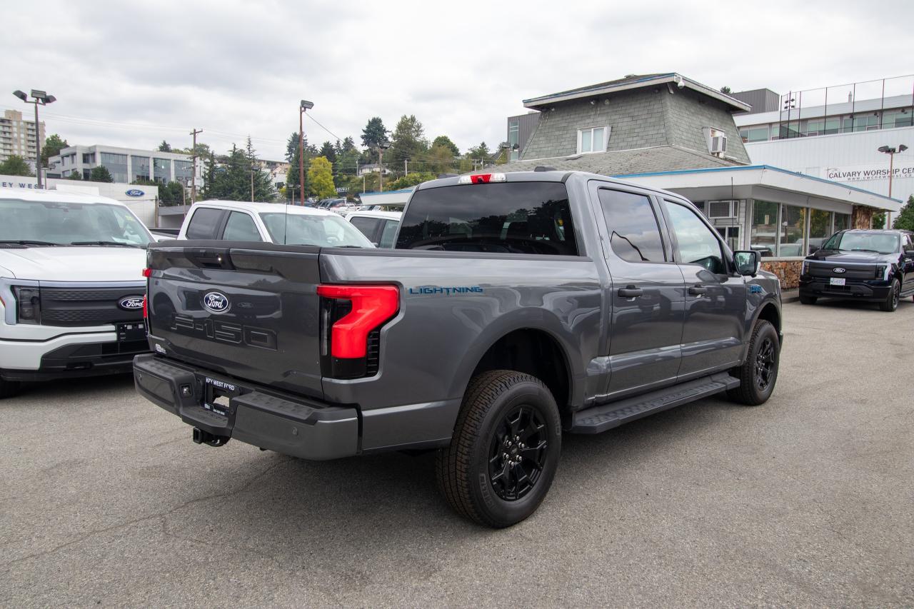 2025 Ford F-150 Lightning XLT 4WD SuperCrew 5.5' Box Photo5