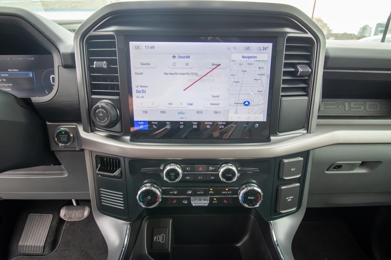 2025 Ford F-150 Lightning XLT 4WD SuperCrew 5.5' Box Photo5