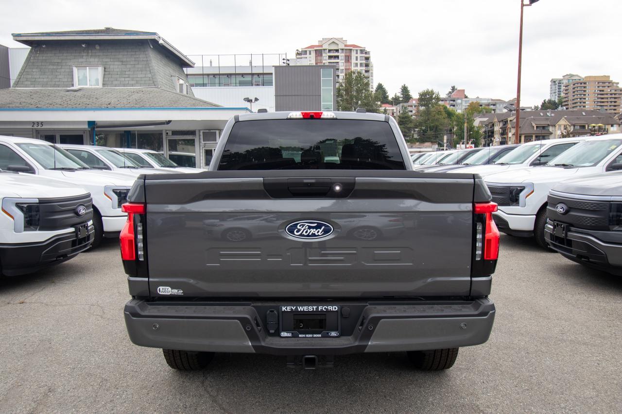 2025 Ford F-150 Lightning XLT 4WD SuperCrew 5.5' Box Photo5