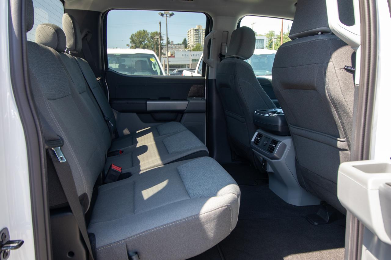 2025 Ford F-150 Lightning XLT 4WD SuperCrew 5.5' Box Photo5