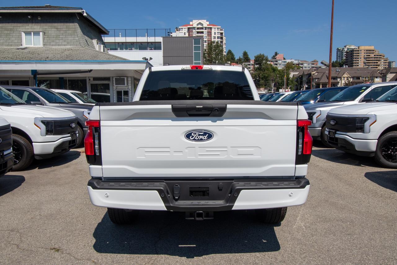 2025 Ford F-150 Lightning XLT 4WD SuperCrew 5.5' Box Photo5