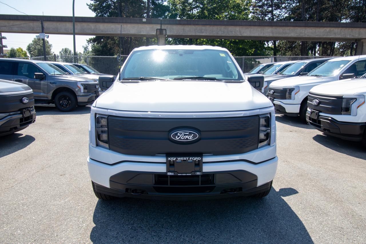 2025 Ford F-150 Lightning XLT 4WD SuperCrew 5.5' Box Photo2