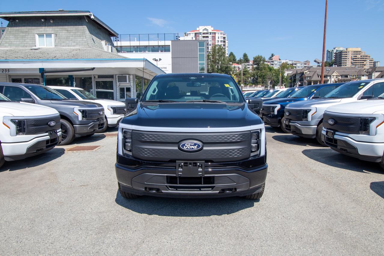 2025 Ford F-150 Lightning XLT 4WD SuperCrew 5.5' Box Photo2