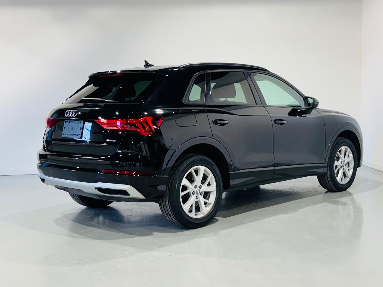 2021 Audi Q3 Premium quattro - Photo #5