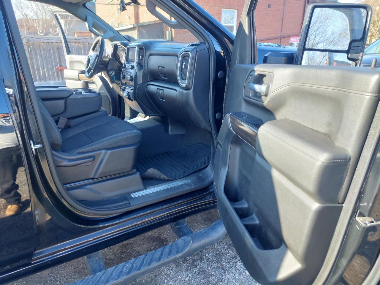 2020 Chevrolet 2500HD LT - Photo #23