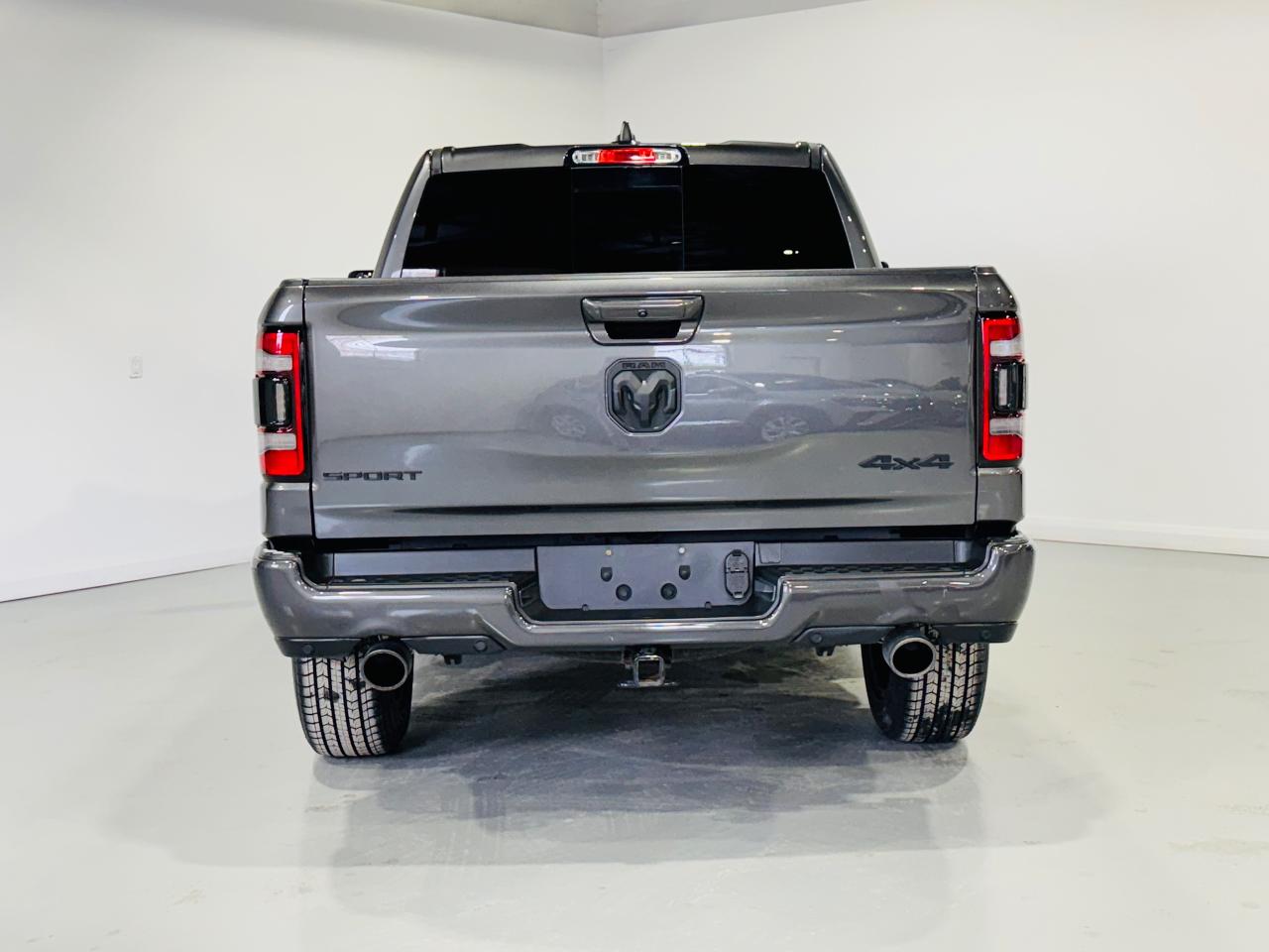 2022 RAM 1500 SPORT Crew Cab SB 4WD - Photo #6