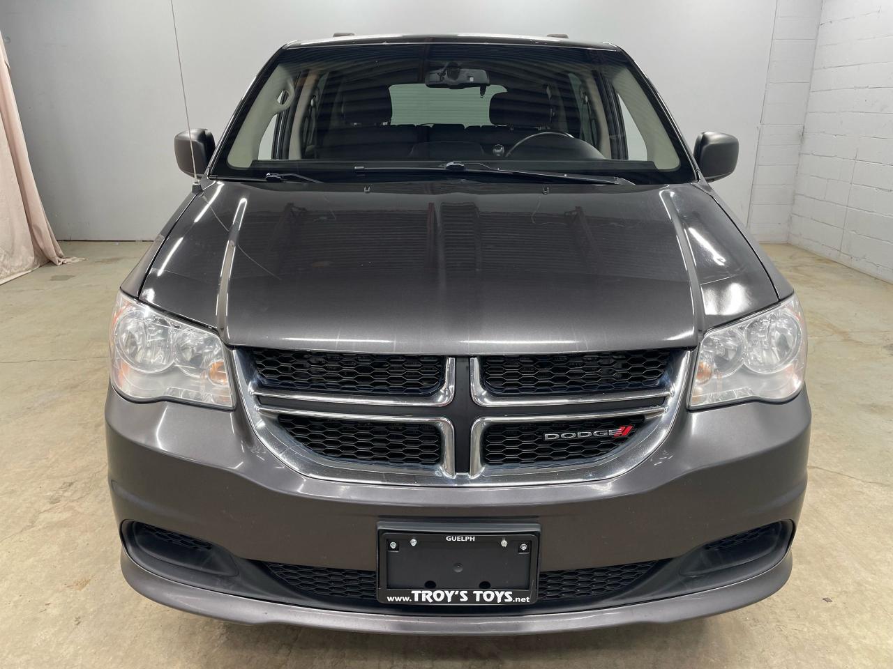 2016 Dodge Grand Caravan SXT Photo2