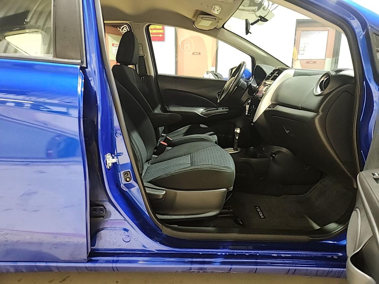2017 Nissan Versa Note SV- LOW KM - Photo #4