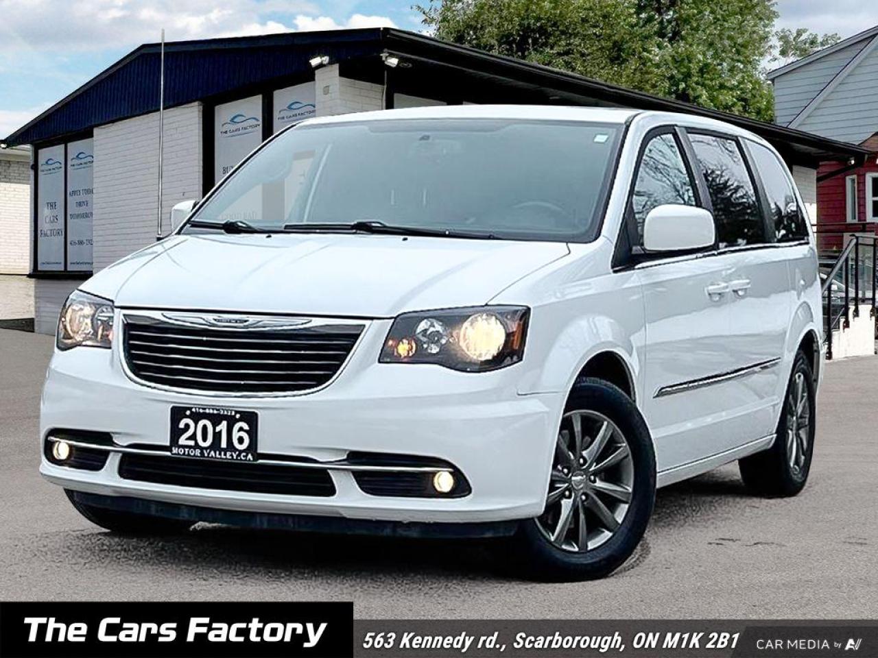 Used 2016 Chrysler Town & Country S Stow N' Go 1-Owner No Accident! for sale in Scarborough, ON