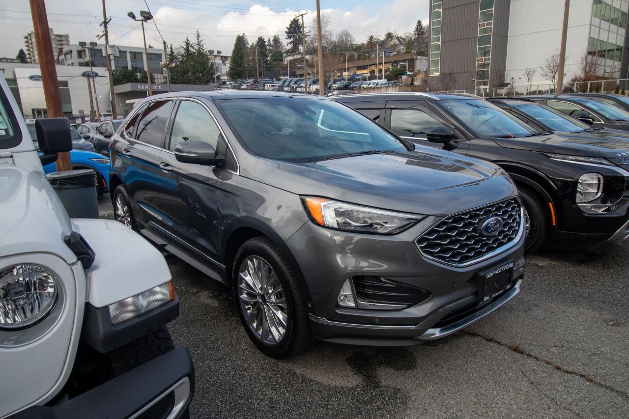2022 Ford Edge Titanium AWD Photo