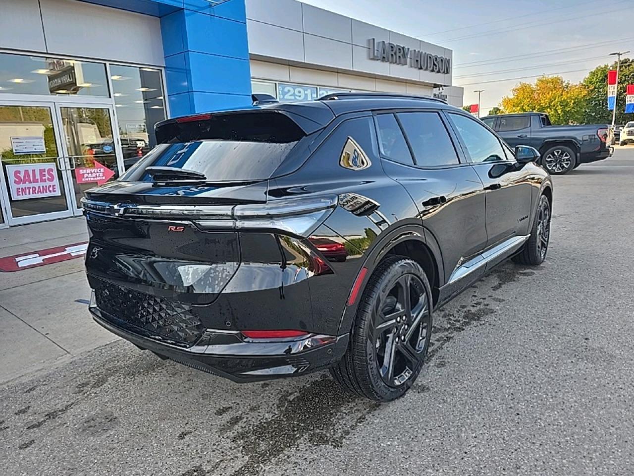 2025 Chevrolet Equinox EV RS Photo2
