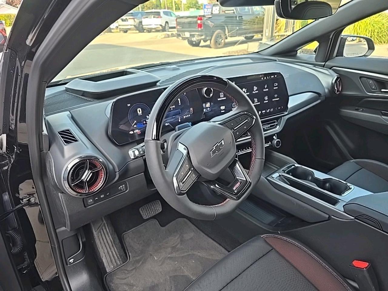 2025 Chevrolet Equinox EV RS Photo3