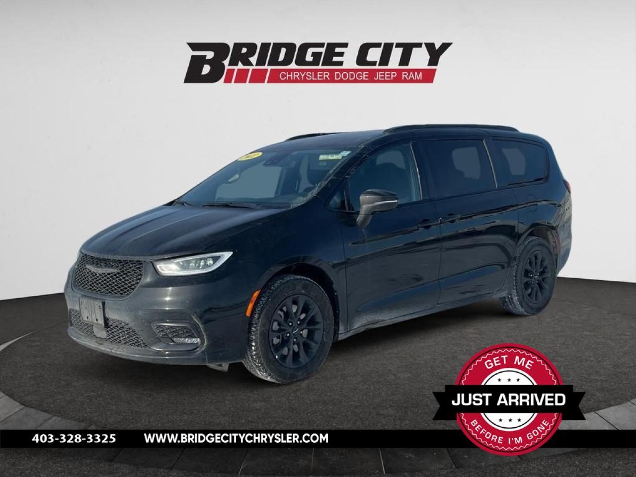 Used 2022 Chrysler Pacifica Touring AWD - Sport Appearance Pkg - Power Sliding Doors & Liftgate - 18