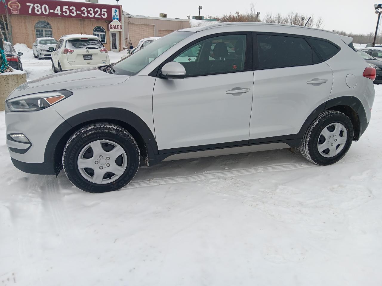 2017 Hyundai Tucson AWD, Htd Steering & Seats, Blindspot, BU Cam - Photo #4