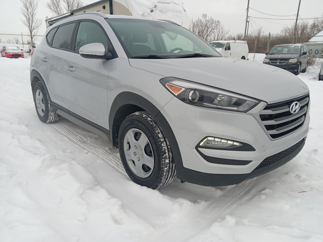 2017 Hyundai Tucson AWD, Htd Steering & Seats, Blindspot, BU Cam - Photo #3