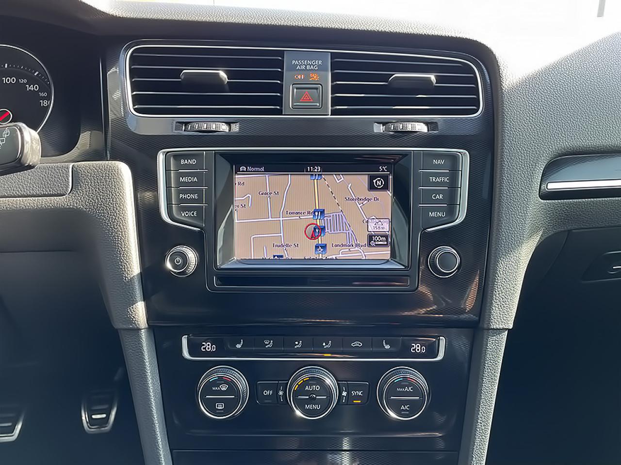 2015 Volkswagen Golf GTI | 4DR|NAVI|REARCAM|SUNROOF|ALLOYS|MANUAL - Photo #2