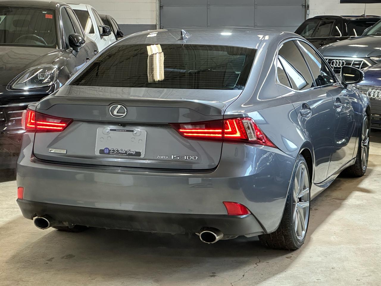 2016 Lexus IS 300 F-SPORT|AWD|NAV|BACKUP|BSM|RED INTERIOR| - Photo #4