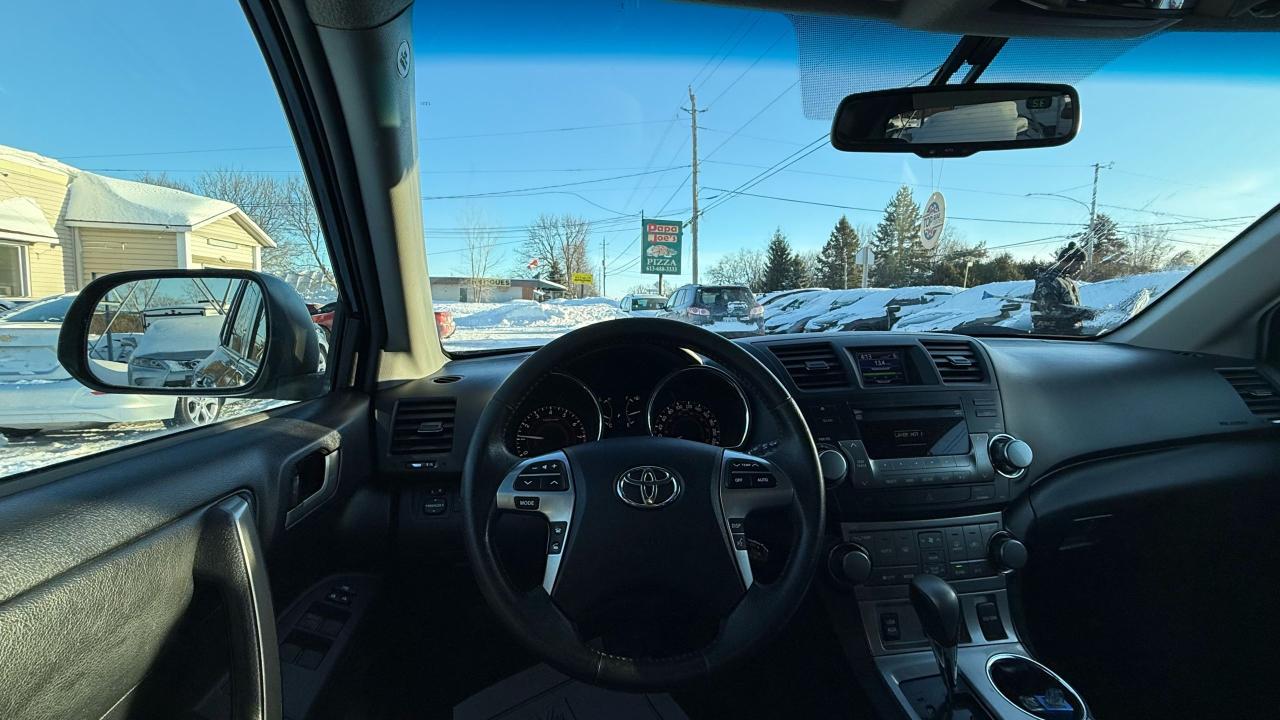 2013 Toyota Highlander  - Photo #10