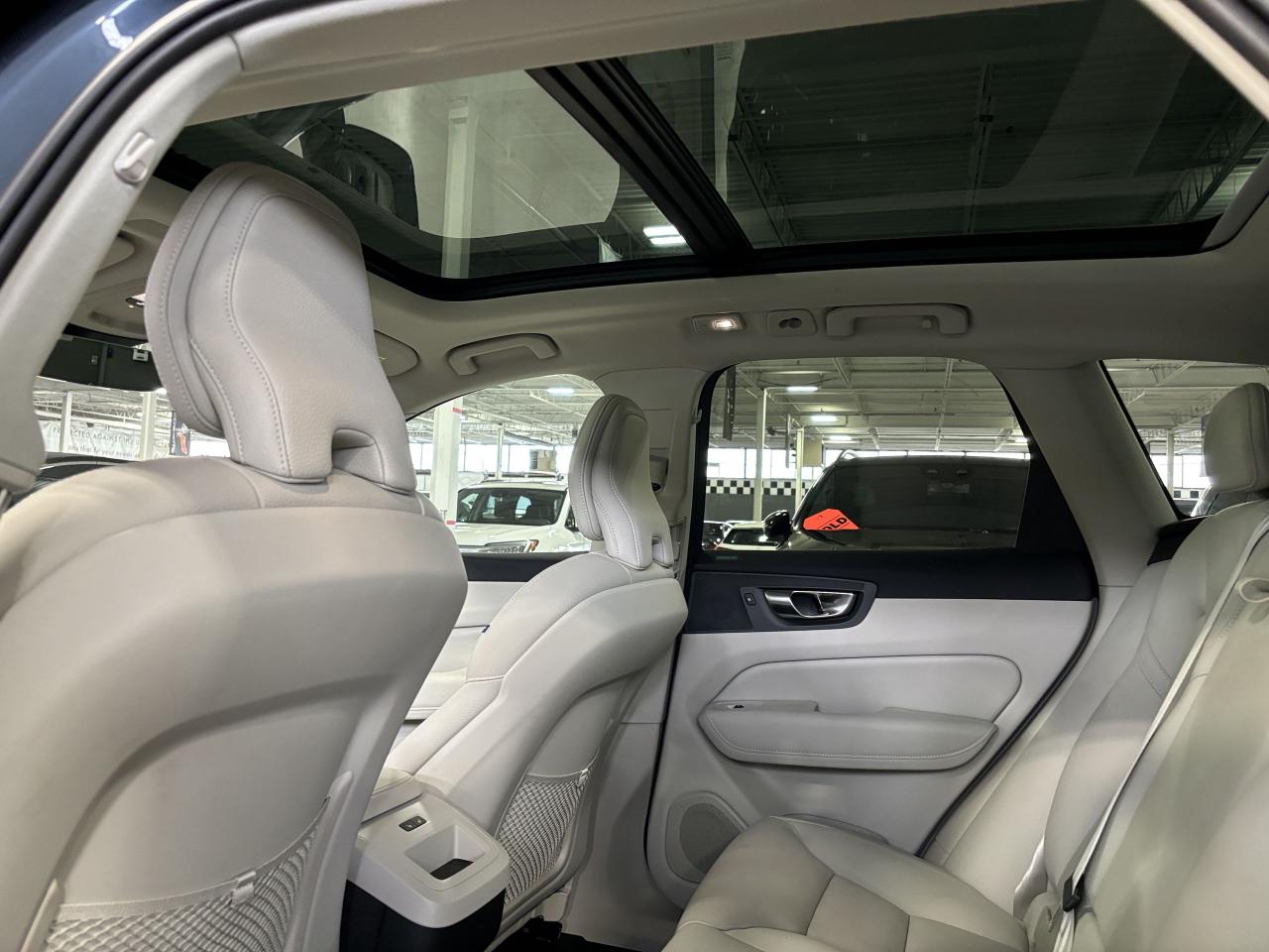 2023 Volvo XC60 B6 Core|AWD|NAV|WHITELEATHER|PANOROOF|360CAM|LED|+ - Photo #10