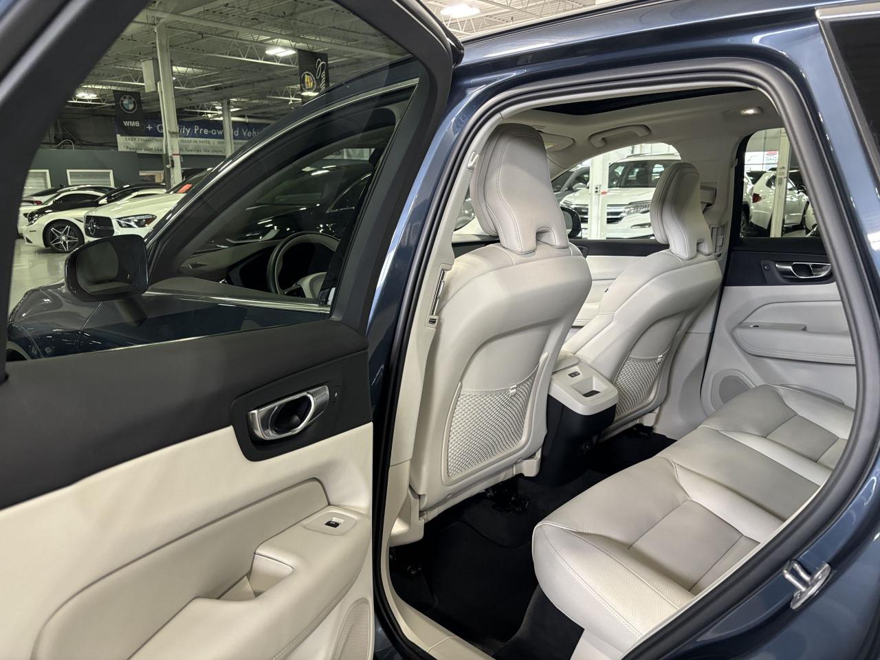 2023 Volvo XC60 B6 Core|AWD|NAV|WHITELEATHER|PANOROOF|360CAM|LED|+ - Photo #9