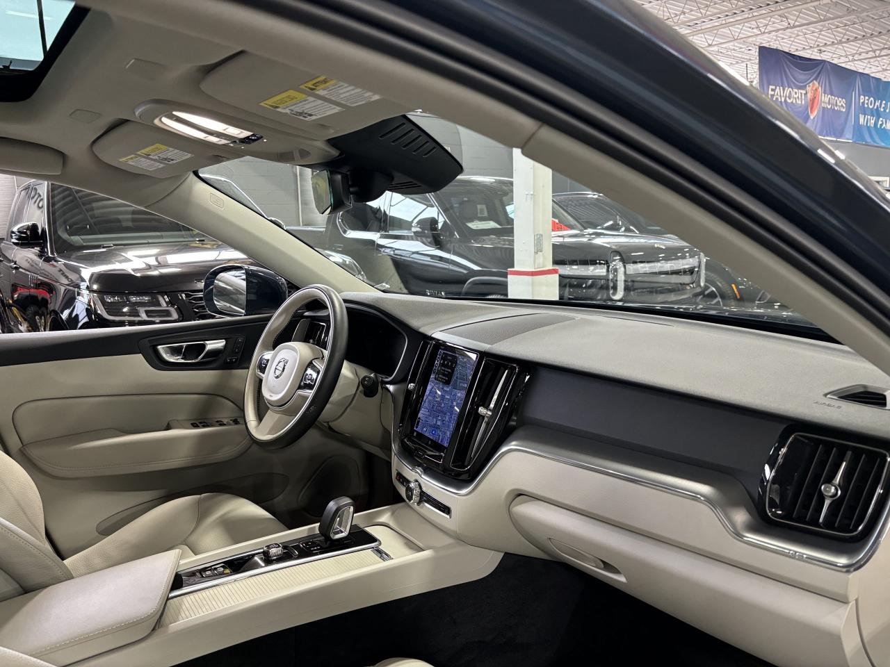 2023 Volvo XC60 B6 Core|AWD|NAV|WHITELEATHER|PANOROOF|360CAM|LED|+ - Photo #15