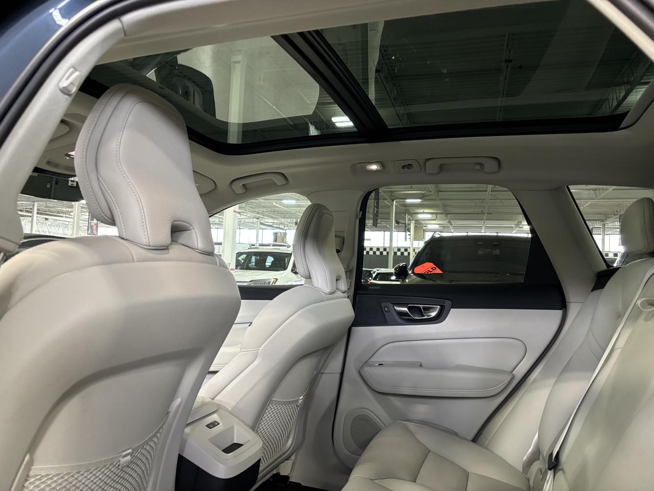 2023 Volvo XC60 B6 Core|AWD|NAV|WHITELEATHER|PANOROOF|360CAM|LED|+ - Photo #10