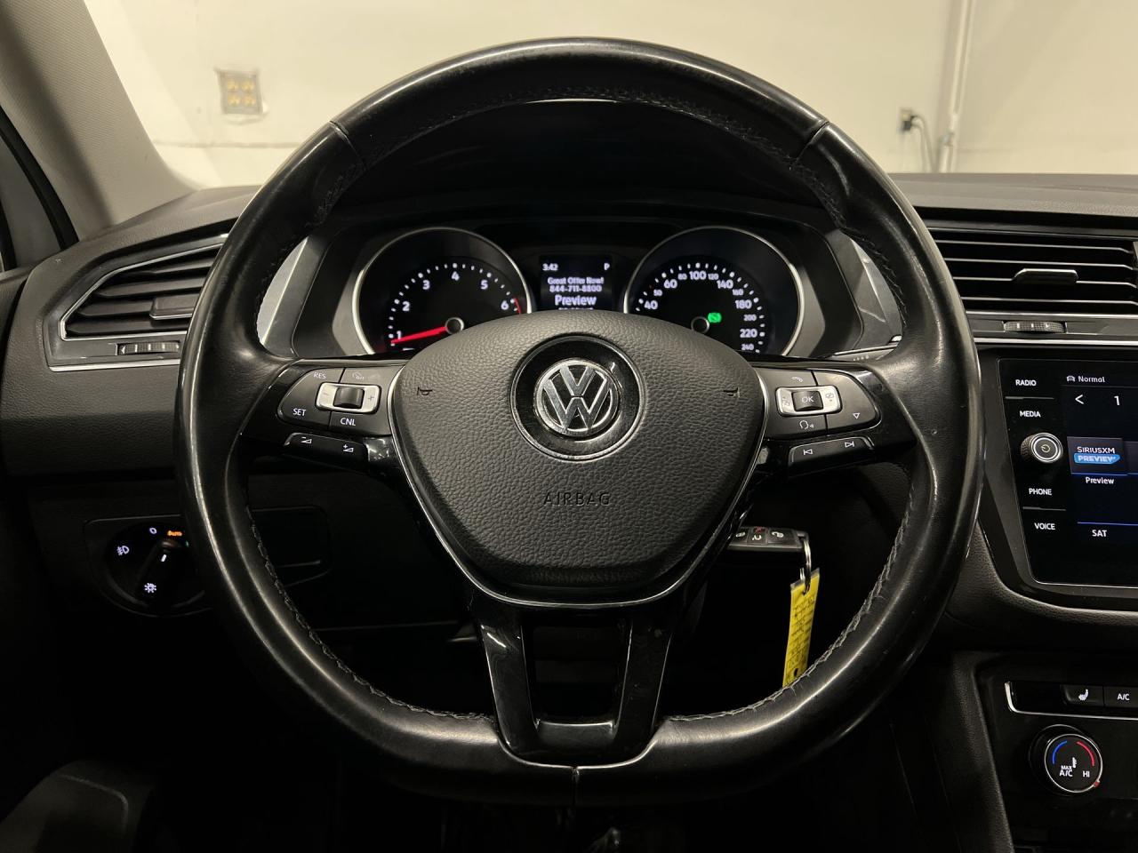 2018 Volkswagen Tiguan AWD | CARPLAY | HTD SEATS | REAR CAM | BLUETOOTH Photo
